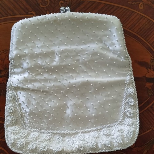 Vintage white beaded satin clutch bag like new