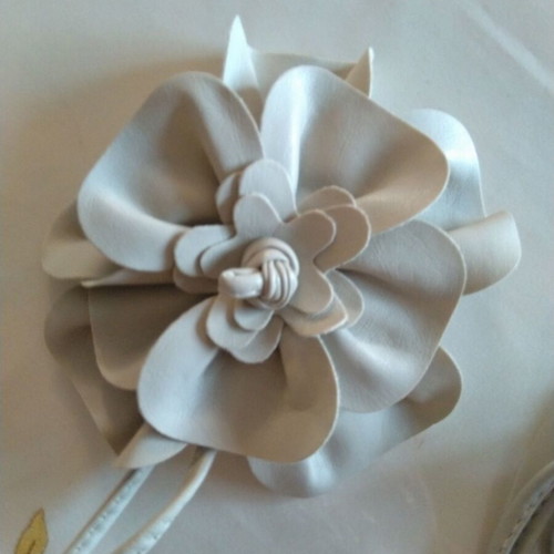 Women's beige belt with flower shape, like new, PU leather cords