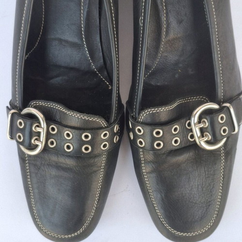 Leather black pumps like new, size 38