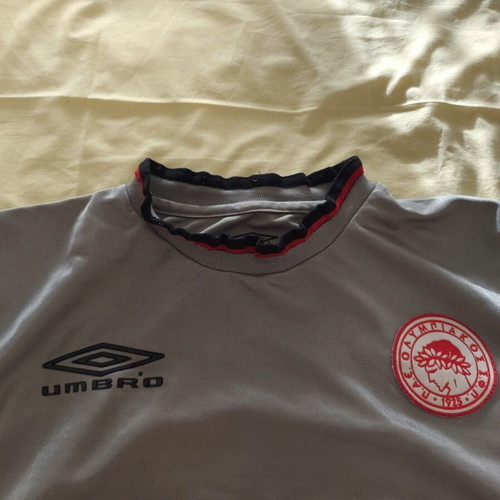 Olympiakos third jersey medium used, silver