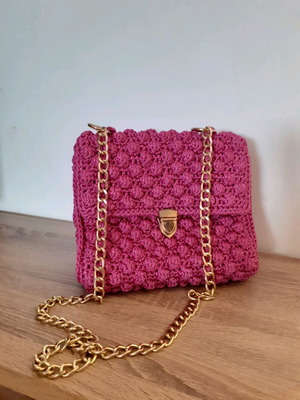 Shoulder bag pink with gold strap, like new