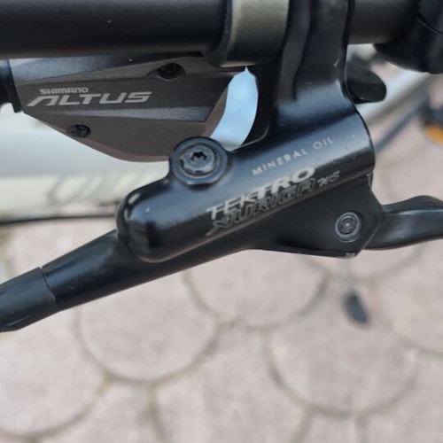 Specialized Vita road bike like new, disc brakes, 27 inch wheels