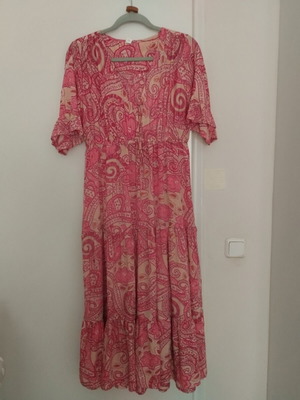 Women's dress new, light fabric, sizes M-L, beige and pink