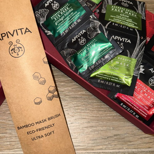 Apivita mask set with aloe, pomegranate, ginkgo biloba and brush