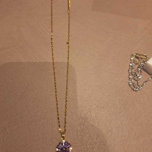 Necklace with purple stone new