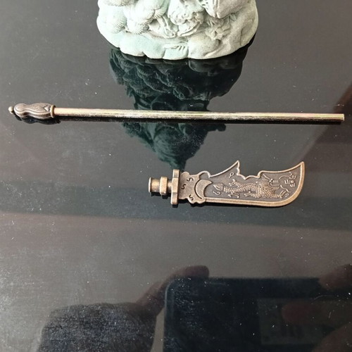 Collectible Guan Yu Statue with Metal Guan Dao Weapon, New