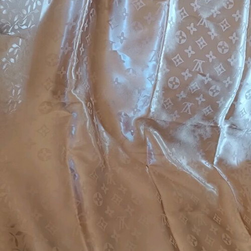 Silk pashmina like new, beige and gold