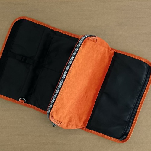 Kipling toiletry bag like new, bright orange