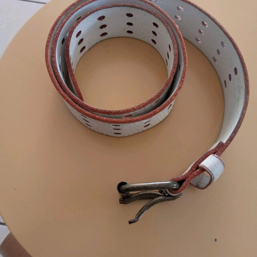 Blend white leather belt used, size 100