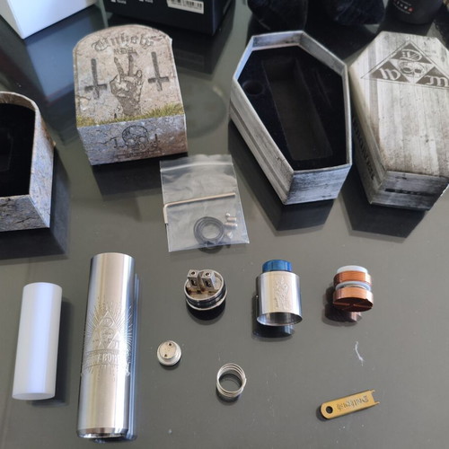 Deathwish Modz mechanical mod set used with Crossbones Mod and Unholy RDA
