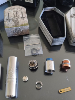 Deathwish Modz mechanical mod set used with Crossbones Mod and Unholy RDA