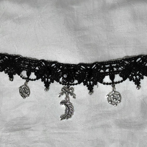 Romantic Gothic Moon Choker like new, black and silver lace