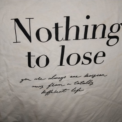 Λευκό γυναικείο T-shirt με κλασική γραμμή και στάμπα "Nothing to lose"