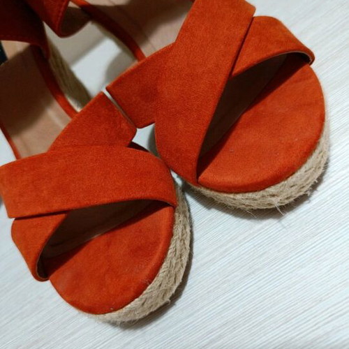 Only orange platform shoes new, size 38