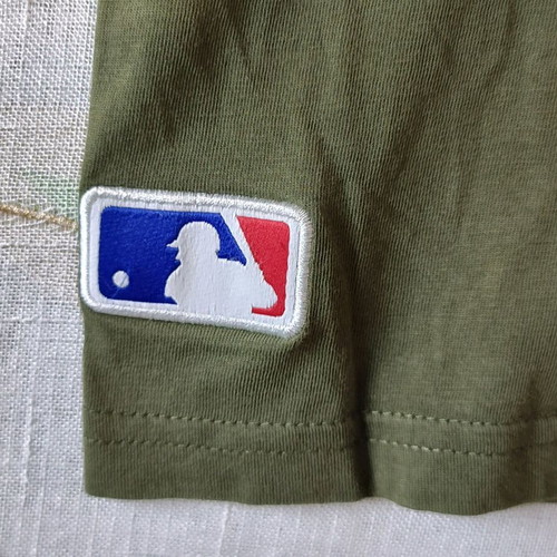 New Era MLB New York Yankees T-shirt olive green size S like new