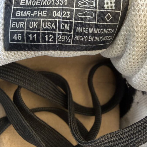 Tommy Hilfiger sneakers used, black leather, size 46