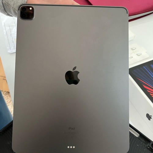 iPad Pro 12.9-inch 5th generation Wi-Fi like new with Apple Pencil 2nd gen