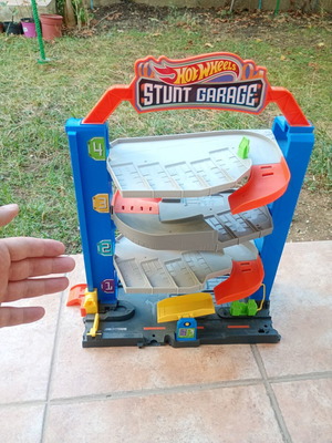 Hot Wheels Stunt Γκαράζ μόνο η πίστα