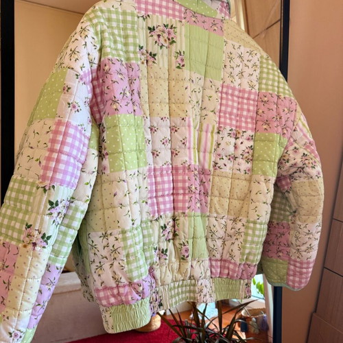 Floral patchwork outerwear like new, one size, multicolor