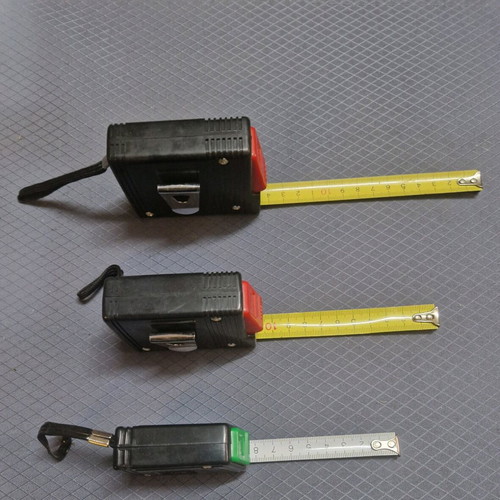 Measuring tapes new, set of 3 with stop button