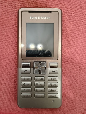 Sony Ericsson T280i phone like new with charger