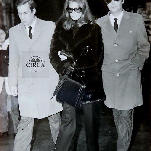 44 Journalistic Photos of Alexandros Onassis Funeral like new