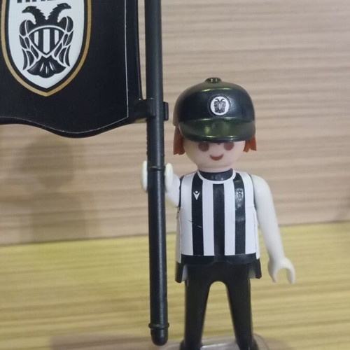 Playmobil PAOK fan figure like new with team flag