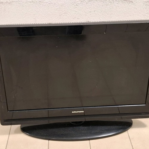 Τηλεόραση Grundig 26 ιντσών μεταχειρισμένη με τηλεχειριστήριο