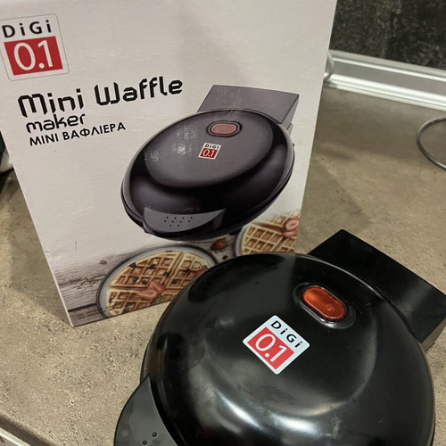 Waffle maker brand new in excellent condition