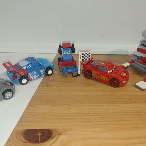 Lego Ultimate Race Set Cars 2 9485 used, missing stickers and box