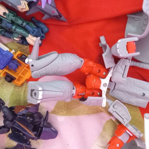 Alien Transformers figures and weapons 1998-2003