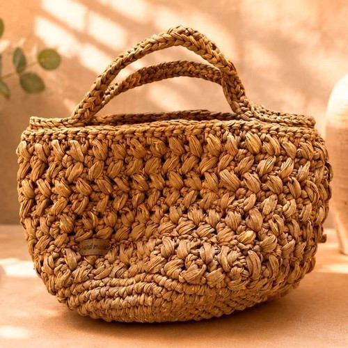 Handmade raffia handbag with cotton