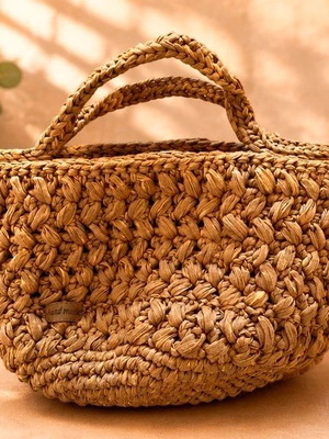 Handmade raffia handbag with cotton