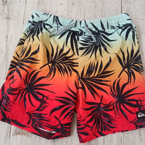 Quiksilver swim shorts for boys 12-14 years like new, multicolor