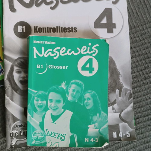 Naseweis B1 4 books like new, German