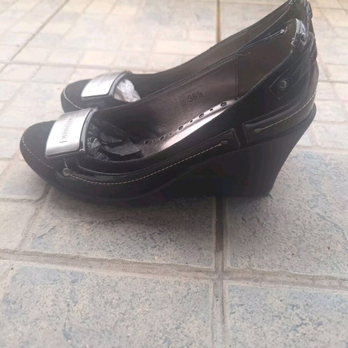 CafeNoir women's shoes platform size 39 like new, castor and patent leather