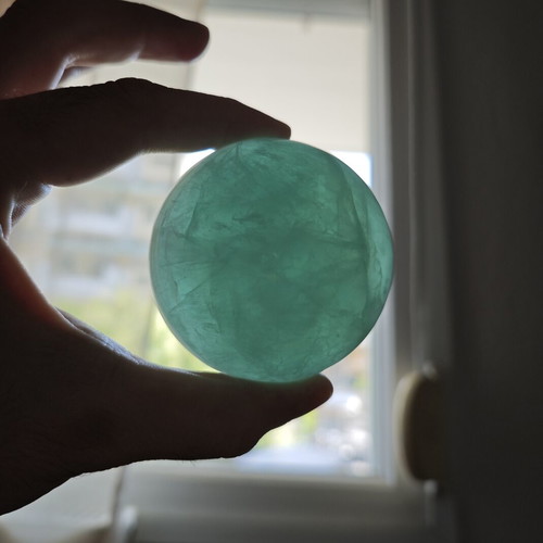 Fluorite sphere 580g, like new, 7cm diameter