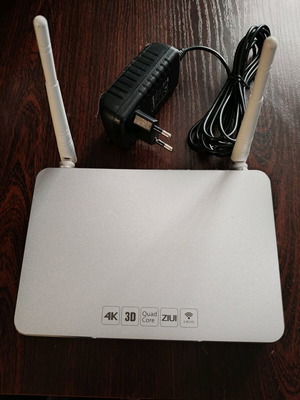 HIFI TV Box Media Player Zidoo 9X like new with remote control