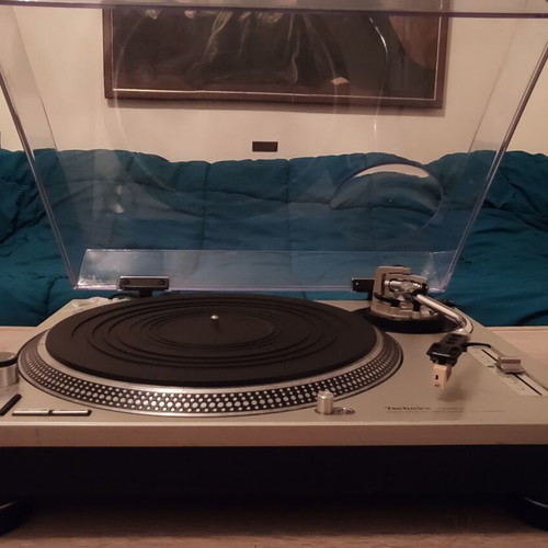 Tehnics SL-1200mkll turntable like new