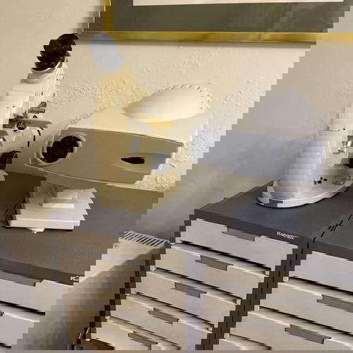 Οφθαλμολογικός εξοπλισμός μεταχειρισμένος με δοκιμαστικά γυαλιά και Haag Streit