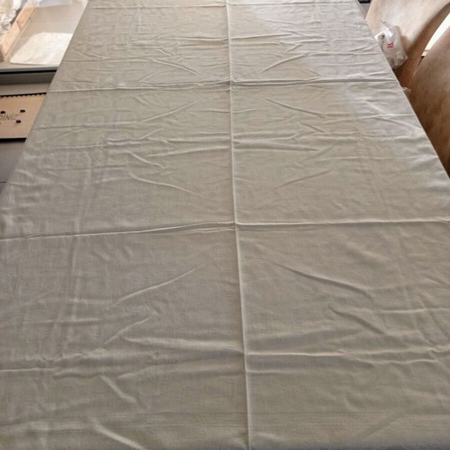 White tablecloth set with 12 large embroidered napkins like new
