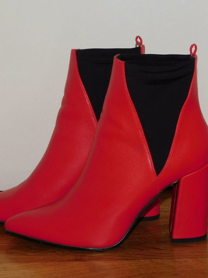 Feng Shoe ankle boots red with black, like new, size 39