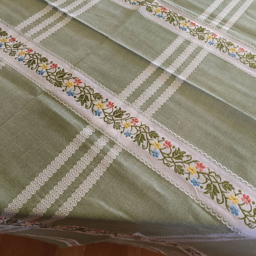 Vintage set tablecloth 150x150 and three placemats new