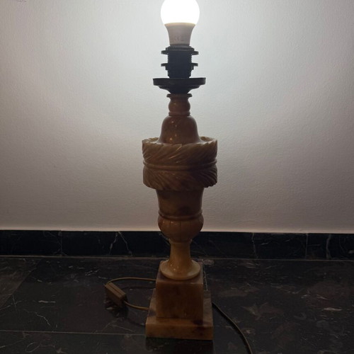 Alabaster lamp like new, table or floor