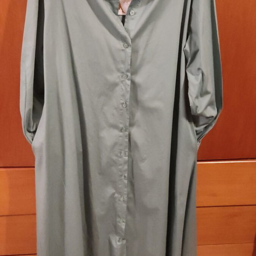 Dress new olive color, elastic fabric