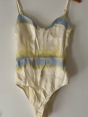 Zara tie dye bodysuit small like new, white