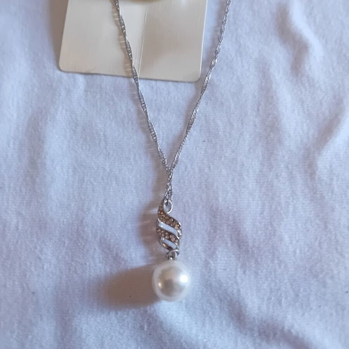 Jewelry set with pearls like new