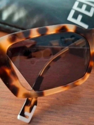 Fendi sunglasses tortoise shell like new, brown