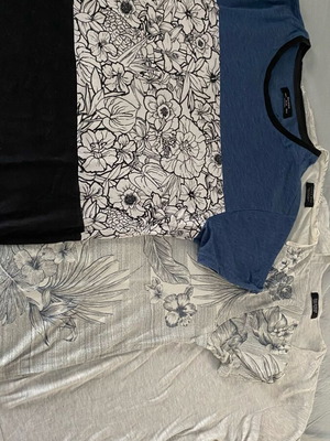 Μπλούζες πακέτο Bershka Zara Pull and Bear μεταχειρισμένες, μέγεθος small, μαύρο και άσπρο