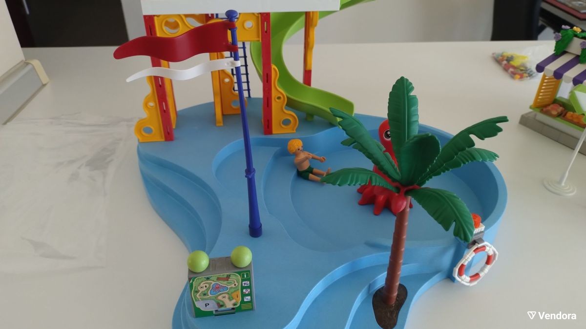 Playmobil Family Fun 70115 Water Park